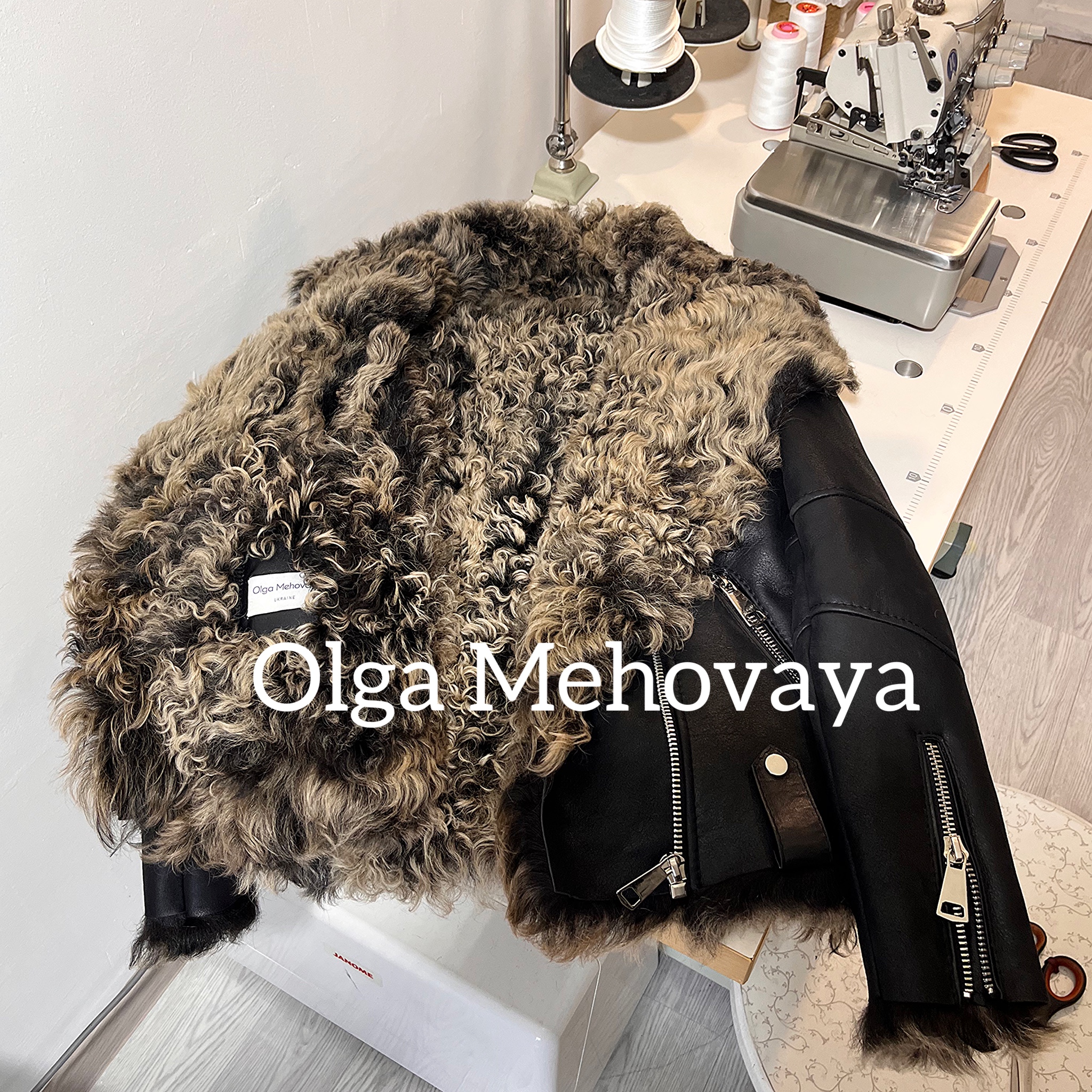 CD11A26C-4D24-43EE-87F3-72137FF26275